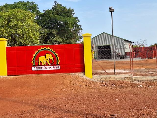 Construction de 2 entrepôts pour la Sobragui
